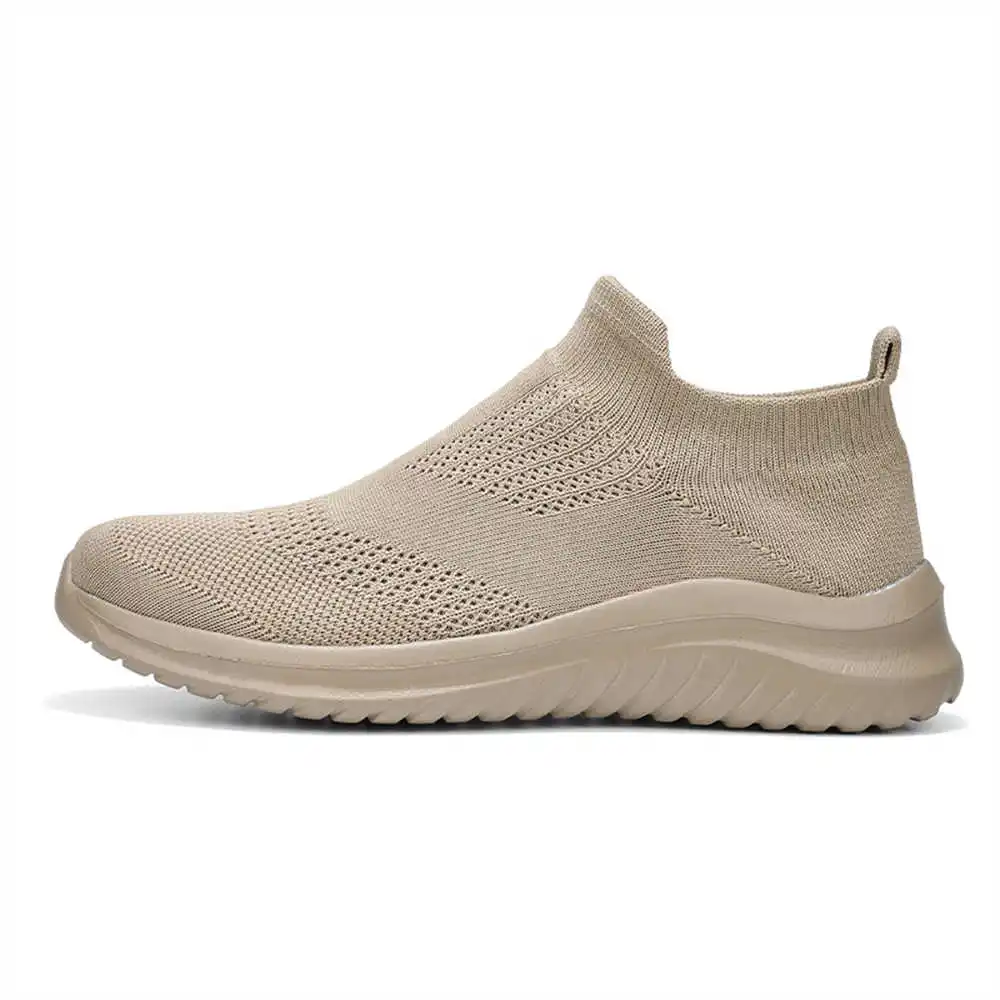 Beige Soft ใหม่รองเท้าเทนนิส M - Luxury Lifestyle News บทวิจารณ์และราคา